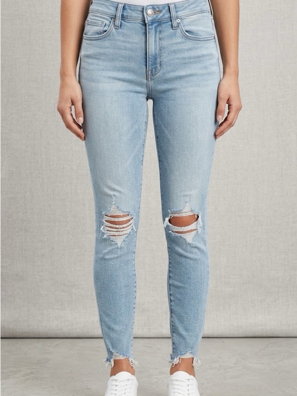 American Eagle Outfitters Light Blue Distressed Skinny Jeans - Women
